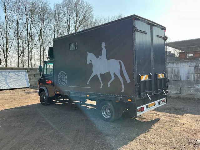 Mercedes-benz - bedrijfswagen - afbeelding 3 van  20