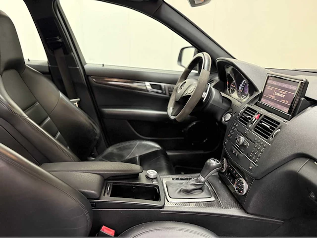 Mercedes-benz - c 63 amg - v8 - klasse - personenauto - 2009 - afbeelding 4 van  31