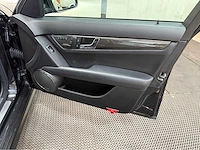 Mercedes-benz - c 63 amg - v8 - klasse - personenauto - 2009 - afbeelding 15 van  31