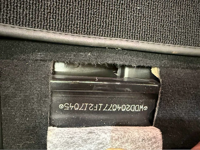 Mercedes-benz - c 63 amg - v8 - klasse - personenauto - 2009 - afbeelding 17 van  31
