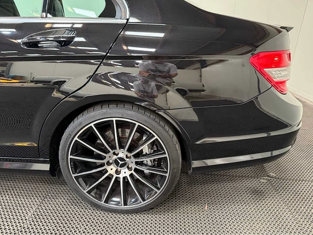 Mercedes-benz - c 63 amg - v8 - klasse - personenauto - 2009 - afbeelding 22 van  31