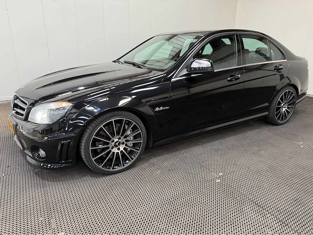 Mercedes-benz - c 63 amg - v8 - klasse - personenauto - 2009 - afbeelding 12 van  31