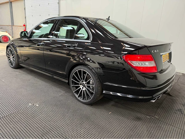 Mercedes-benz - c 63 amg - v8 - klasse - personenauto - 2009 - afbeelding 26 van  31