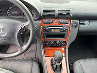 Mercedes-benz - c-klasse - 200 cdi classic - car - 2004 - afbeelding 3 van  25