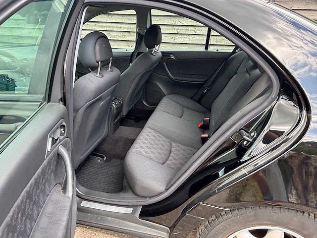 Mercedes-benz - c-klasse - 200 cdi classic - car - 2004 - afbeelding 4 van  25