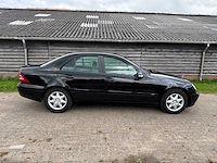 Mercedes-benz - c-klasse - 200 cdi classic - car - 2004 - afbeelding 8 van  25