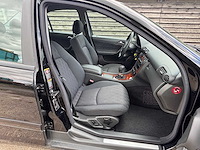 Mercedes-benz - c-klasse - 200 cdi classic - car - 2004 - afbeelding 13 van  25