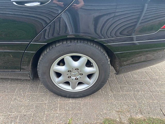 Mercedes-benz - c-klasse - 200 cdi classic - car - 2004 - afbeelding 17 van  25