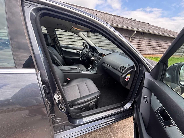 Mercedes-benz - c-klasse - 220 cdi avantgarde - car - 2007 - afbeelding 10 van  23