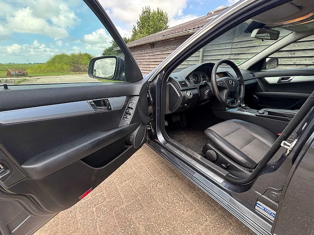 Mercedes-benz - c-klasse - 220 cdi avantgarde - car - 2007 - afbeelding 19 van  23