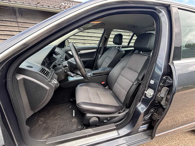 Mercedes-benz - c-klasse - 220 cdi avantgarde - car - 2007 - afbeelding 20 van  23