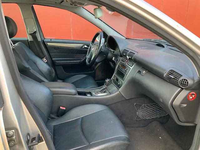 Mercedes-benz - c-klasse - 240 elegance - youngtimer > 15 - afbeelding 3 van  28