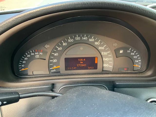 Mercedes-benz - c-klasse - 240 elegance - youngtimer > 15 - afbeelding 4 van  28