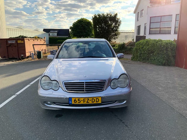 Mercedes-benz - c-klasse - 240 elegance - youngtimer > 15 - afbeelding 26 van  28