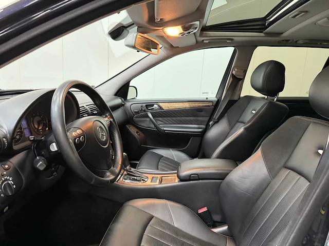 Mercedes-benz - c-klasse - combi - 55 amg - personenauto - 2005 - afbeelding 13 van  38
