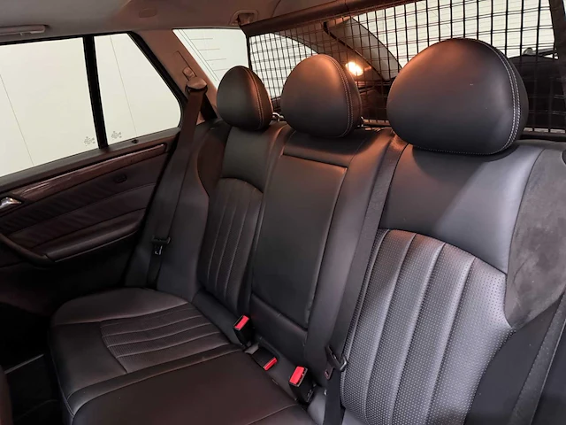 Mercedes-benz - c-klasse - combi - 55 amg - personenauto - 2005 - afbeelding 16 van  38