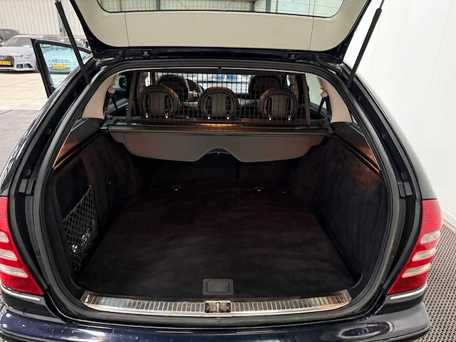 Mercedes-benz - c-klasse - combi - 55 amg - personenauto - 2005 - afbeelding 28 van  38