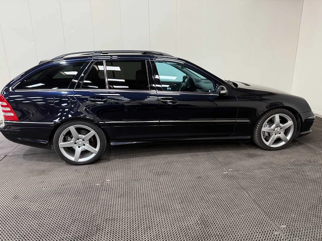 Mercedes-benz - c-klasse - combi - 55 amg - personenauto - 2005 - afbeelding 34 van  38