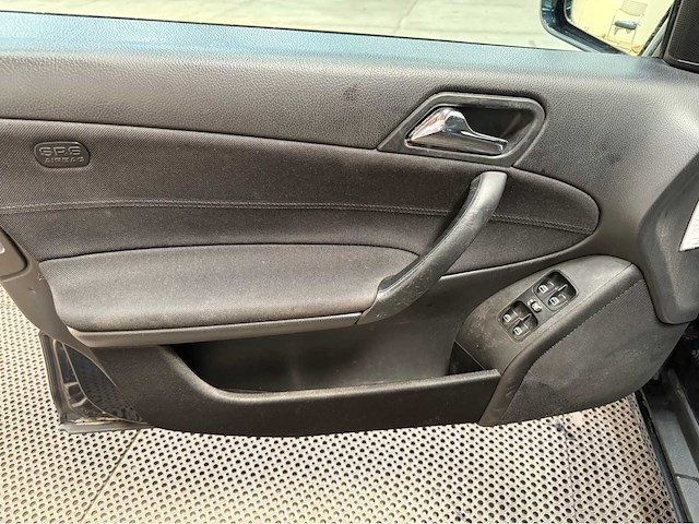 Mercedes-benz - c-klasse combi - personenauto - 2004 - afbeelding 17 van  28
