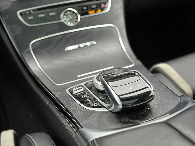Mercedes-benz - c63s amg - 4.0l v8 bi-turbo - 2016 - afbeelding 17 van  33