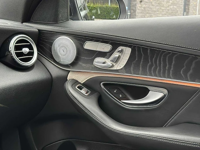 Mercedes-benz - c63s amg - 4.0l v8 bi-turbo - 2016 - afbeelding 24 van  33