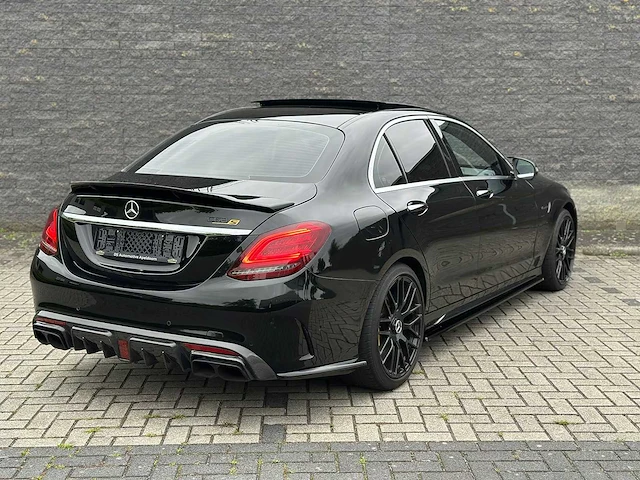 Mercedes-benz - c63s amg - 4.0l v8 bi-turbo - 2016 - afbeelding 33 van  33