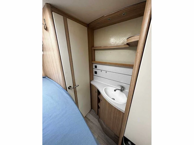 Mercedes-benz - camper - p-742-jb - 2009 - afbeelding 9 van  22