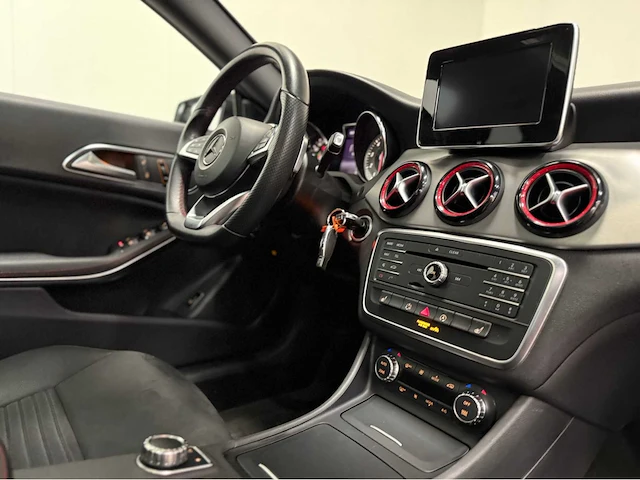 Mercedes-benz - cla-klasse - 250 - personenauto - 2016 - afbeelding 13 van  37