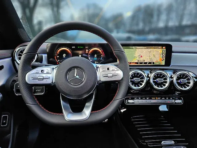 Mercedes-benz - cla-klasse - 250 e amg - 2023 - afbeelding 3 van  19