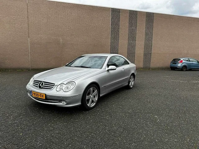 Mercedes-benz - clk-klasse coupé - 240 elegance - z-930-fh - 2004 - afbeelding 1 van  9