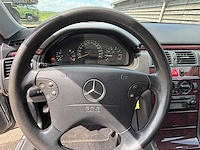 Mercedes-benz - e-klasse - 200 classic - car - 2000 - afbeelding 3 van  23