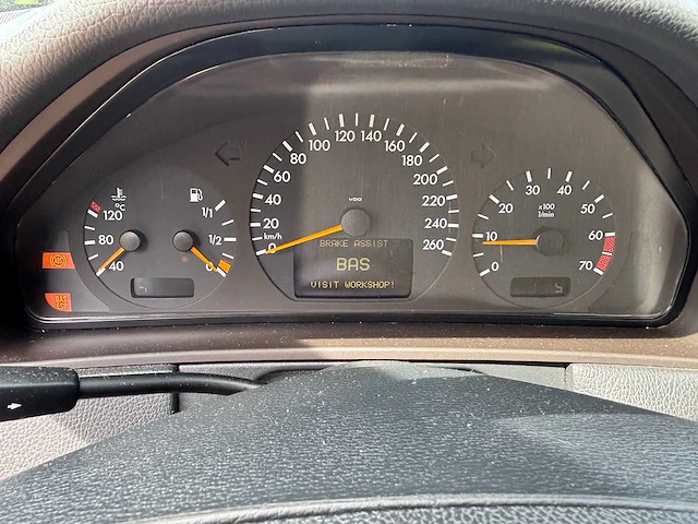Mercedes-benz - e-klasse - 200 classic - car - 2000 - afbeelding 5 van  23