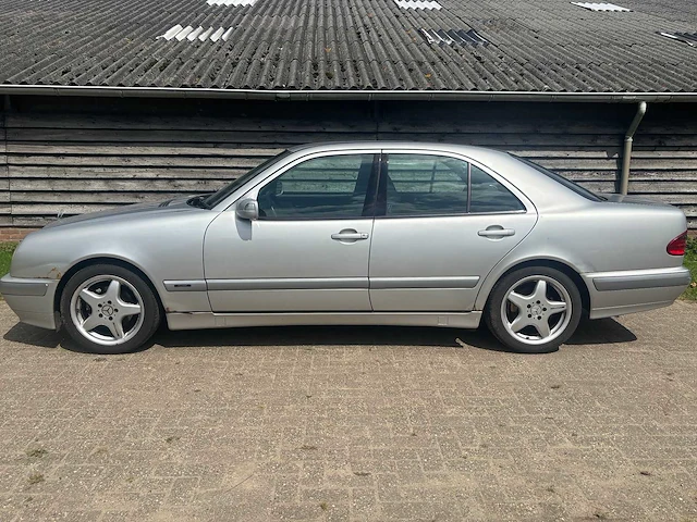 Mercedes-benz - e-klasse - 200 classic - car - 2000 - afbeelding 12 van  23