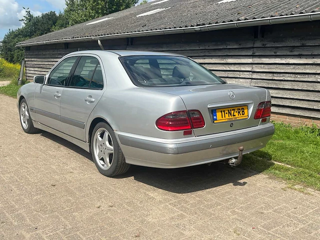 Mercedes-benz - e-klasse - 200 classic - car - 2000 - afbeelding 17 van  23