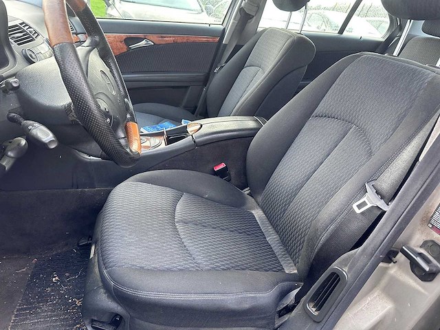 Mercedes-benz - e-klasse - 200 k. elegance - 55-rl-rl - afbeelding 7 van  19