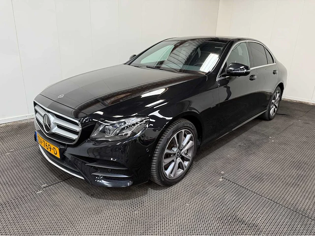 Mercedes-benz - e-klasse - 300 hybride diesel - business solution amg - personenauto - 2019 - afbeelding 1 van  33