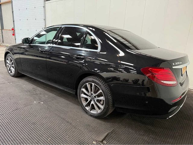Mercedes-benz - e-klasse - 300 hybride diesel - business solution amg - personenauto - 2019 - afbeelding 29 van  33