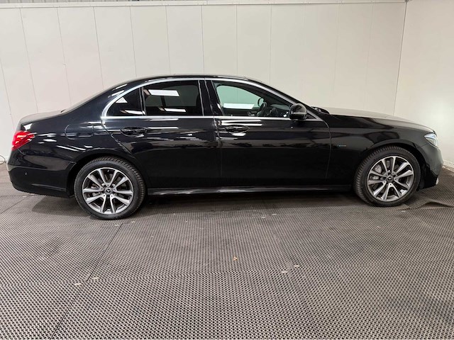 Mercedes-benz - e-klasse - 300 hybride diesel - business solution amg - personenauto - 2019 - afbeelding 30 van  33