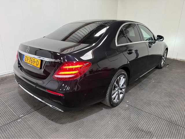 Mercedes-benz - e-klasse - 300 hybride diesel - business solution amg - personenauto - 2019 - afbeelding 31 van  33