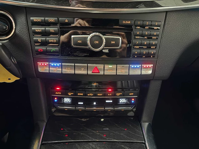Mercedes-benz - e-klasse estate - 400 - personenauto - afbeelding 19 van  35