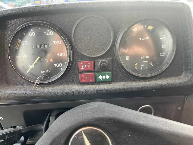 Mercedes benz - g-klasse 300gd - oldtimer - afbeelding 16 van  18