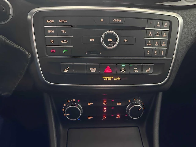 Mercedes-benz - gla-klasse - 180 prestige automaat- k-670-vs - afbeelding 15 van  20