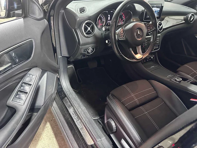 Mercedes-benz - gla-klasse - 180 prestige automaat- k-670-vs - afbeelding 8 van  20