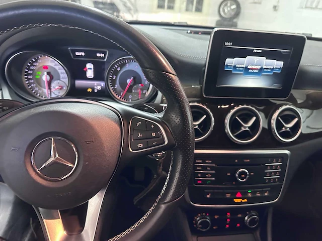 Mercedes-benz - gla-klasse - 180 prestige automaat- k-670-vs - afbeelding 9 van  20