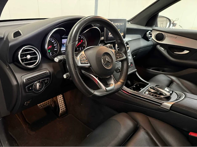 Mercedes-benz - glc 220 d 4matic - personenauto - 2018 - afbeelding 4 van  31