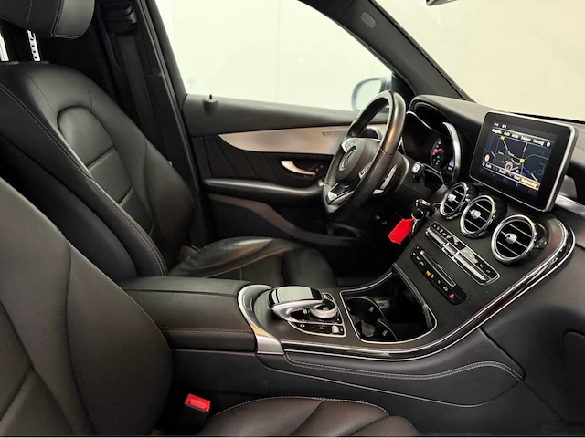 Mercedes-benz - glc 220 d 4matic - personenauto - 2018 - afbeelding 6 van  31