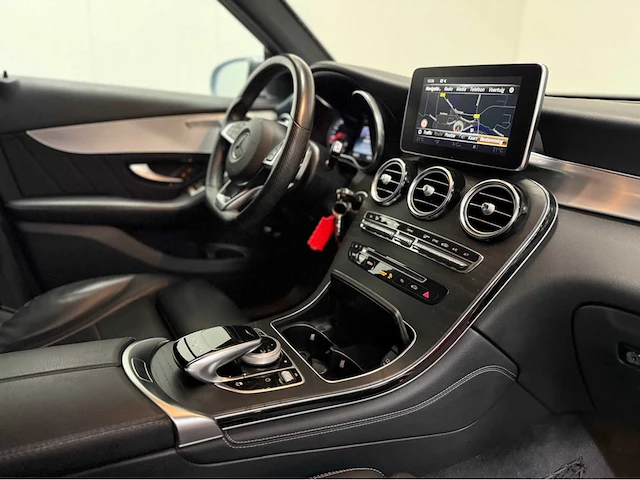 Mercedes-benz - glc 220 d 4matic - personenauto - 2018 - afbeelding 8 van  31