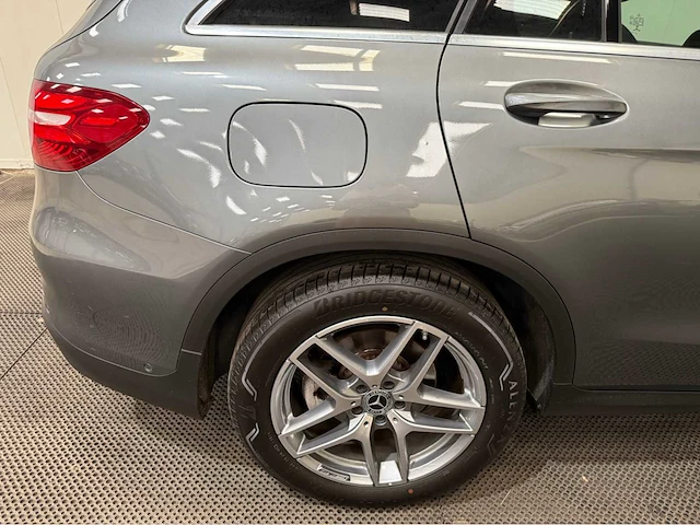 Mercedes-benz - glc 220 d 4matic - personenauto - 2018 - afbeelding 21 van  31