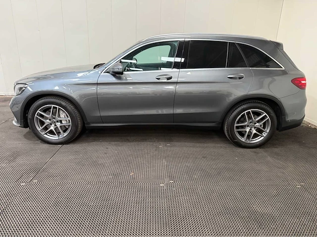 Mercedes-benz - glc 220 d 4matic - personenauto - 2018 - afbeelding 27 van  31