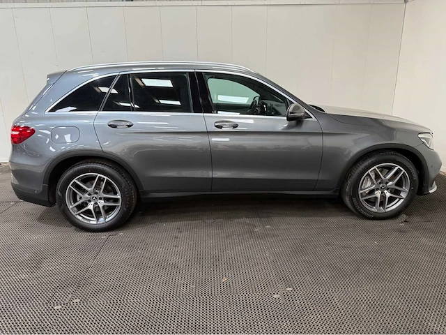 Mercedes-benz - glc 220 d 4matic - personenauto - 2018 - afbeelding 29 van  31